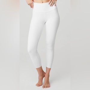 Brand New with Tags** alo Leggings, Large